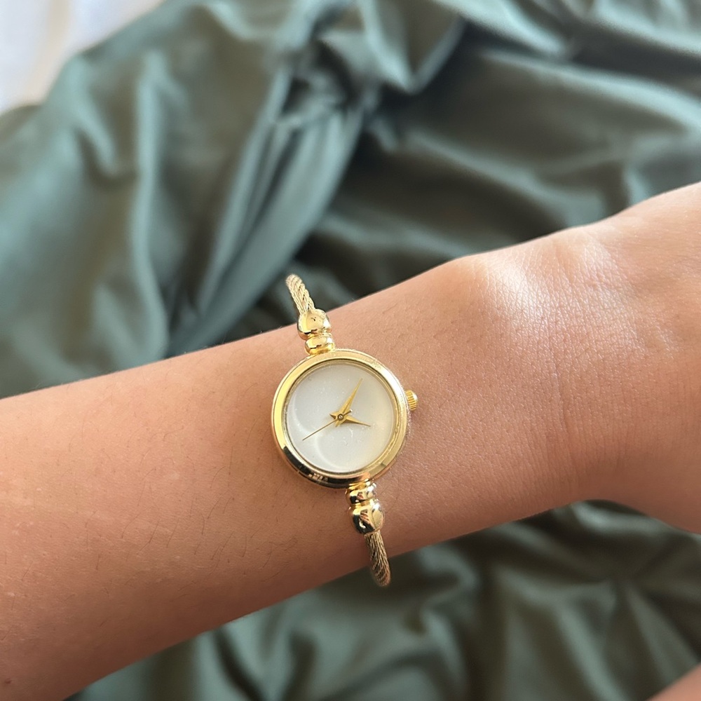 Elegant Gold Women's Watch